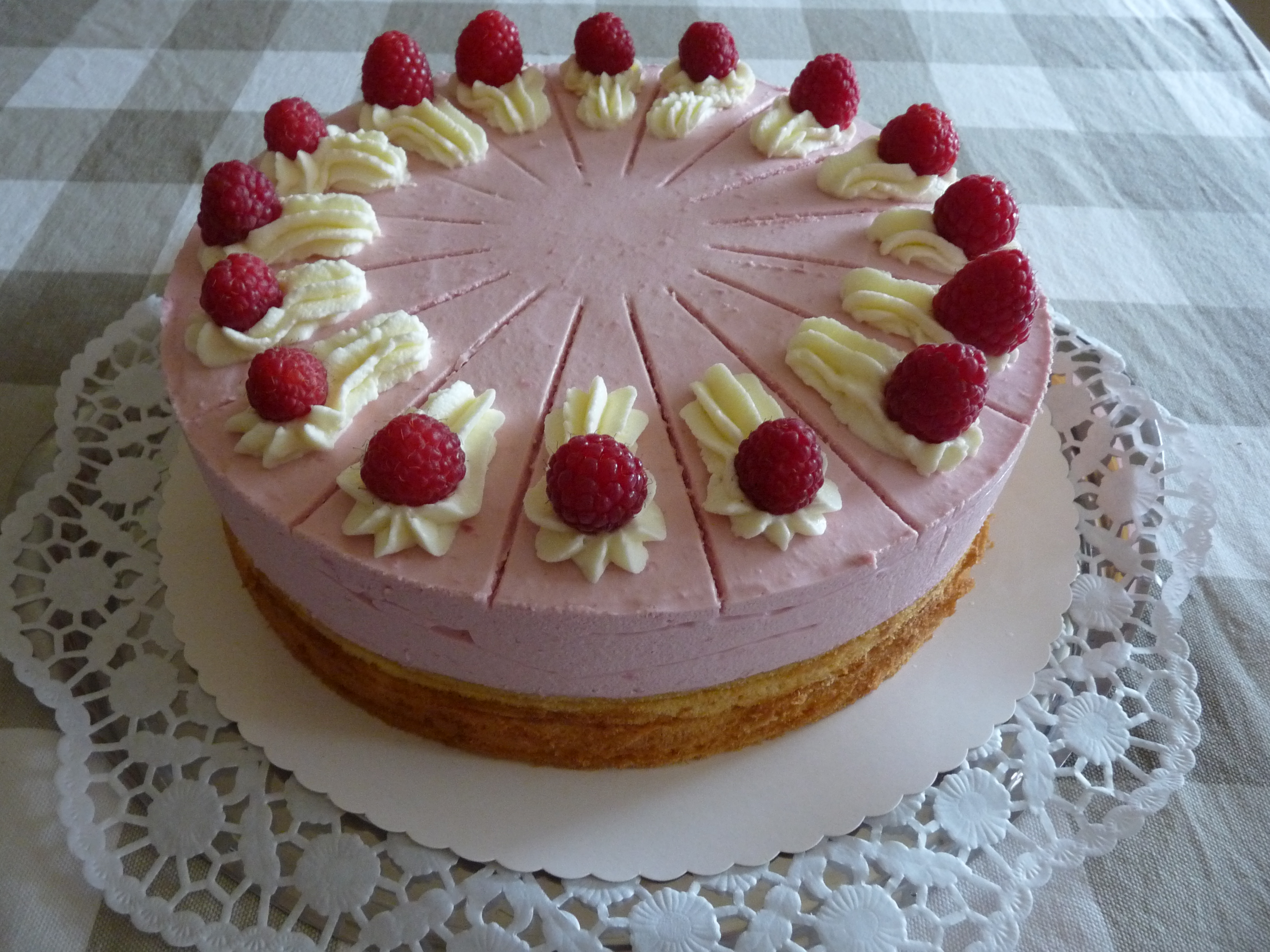 Himbeer-Baumkuchen-Torte