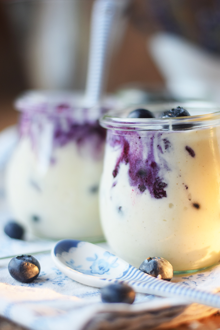 Vanille Mousse mit Ofenblaubeeren - Mousse with oven roasted Blueberries (7)