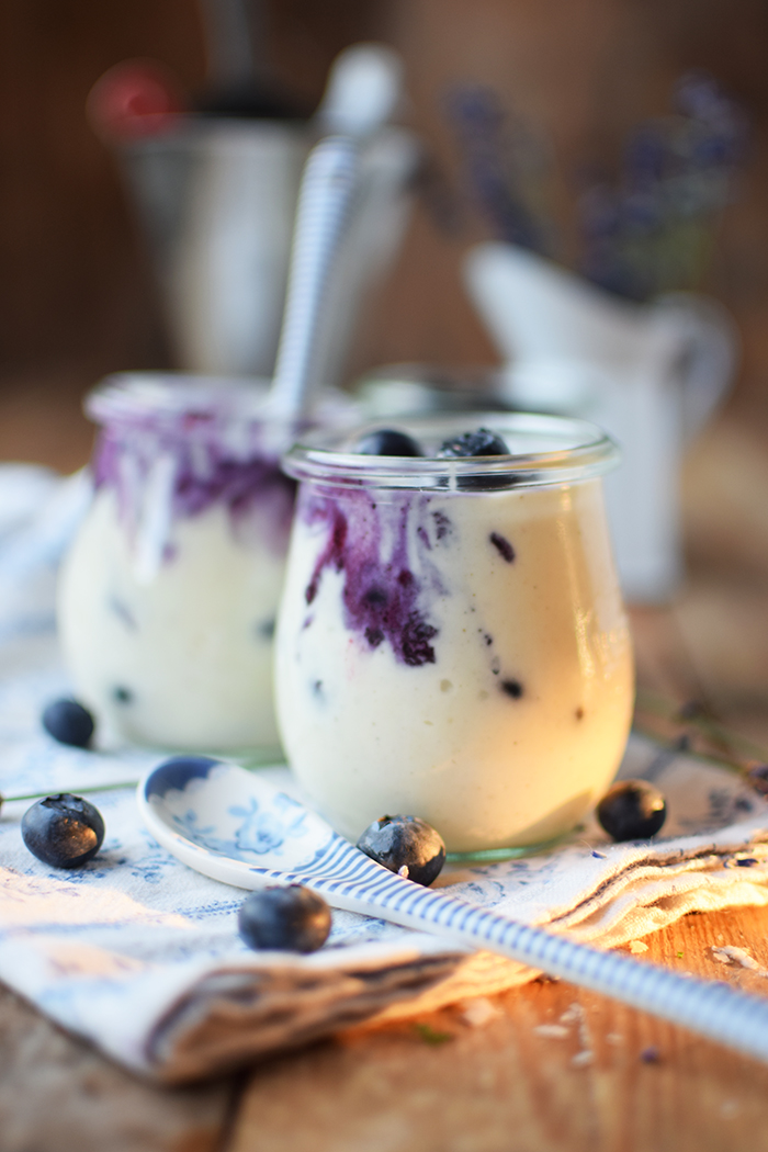 Vanille Mousse mit Ofenblaubeeren - Mousse with oven roasted Blueberries (8)