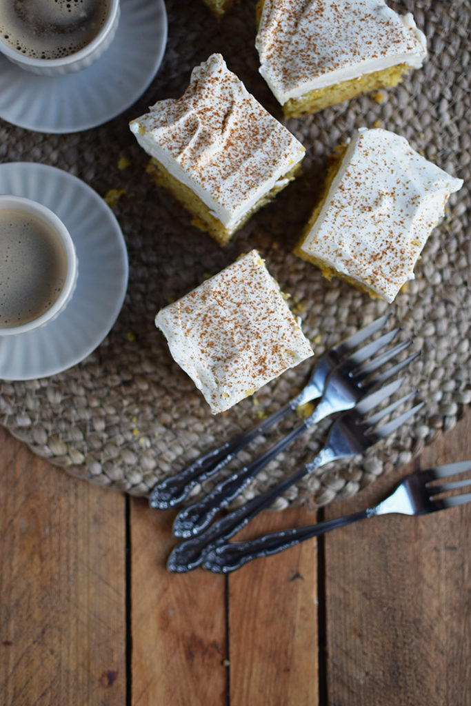 Kürbiskuchen: Fluffiger Herbstkuchen vom Blech ⋆ Knusperstübchen