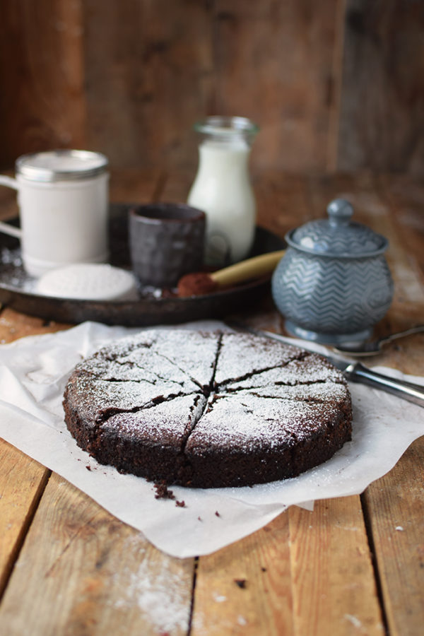 Saftiger Mandel-Schokokuchen glutenfrei - gooey almond chocolate cake ...