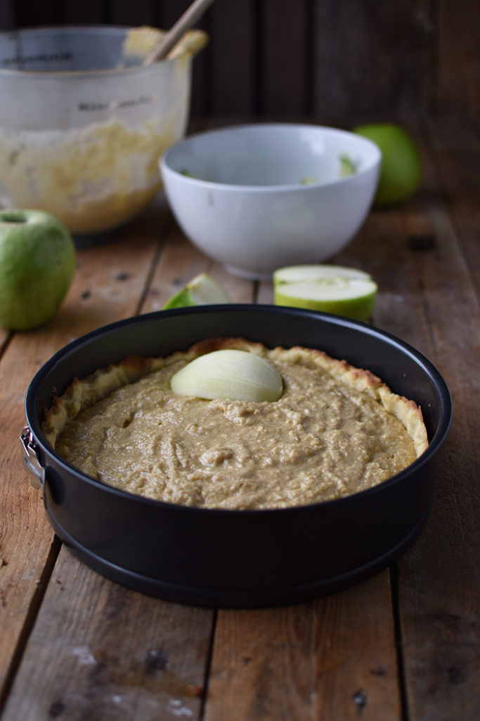 Bratapfelkuchen mit Mandeln und Zimt - Baked Apple Cake