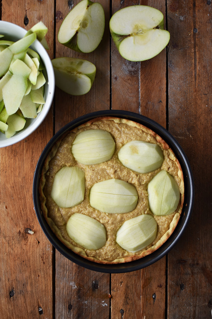 Bratapfelkuchen mit Mandeln und Zimt - Baked Apple Cake