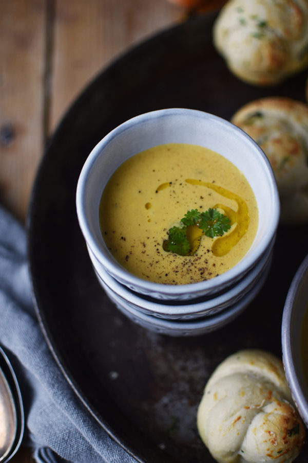 Möhren-Kokos-Suppe: Genuss in Suppenform ⋆ Knusperstübchen