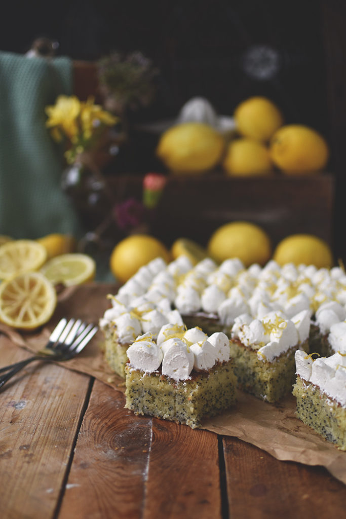 Zitronen-Mohn-Kuchen mit Quark-Creme: Sommer im Winter ⋆ Knusperstübchen