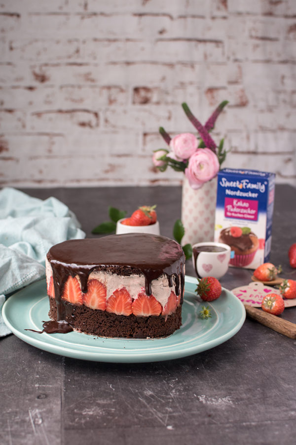 Erdbeer-Schoko-Herz-Torte: Muttertagsleckerei ⋆ Knusperstübchen Erdbeer-Schoko-Herz-Torte: Muttertagsleckerei ⋆ Knusperstübchen