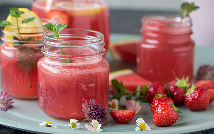 Wassermelonen-Erdbeer-Drink: Sommer im Glas
