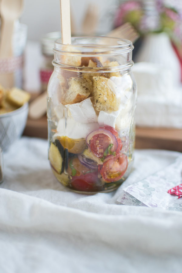 Brotsalat im Glas: ein Picknick im Grünen ⋆ Knusperstübchen