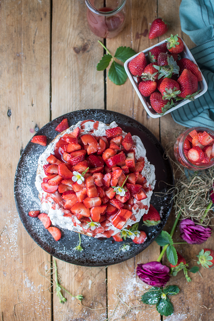 Erdbeer-Mandel-Torte: Auf geht&amp;#39;s in den Kuchenhimmel ⋆ Knusperstübchen