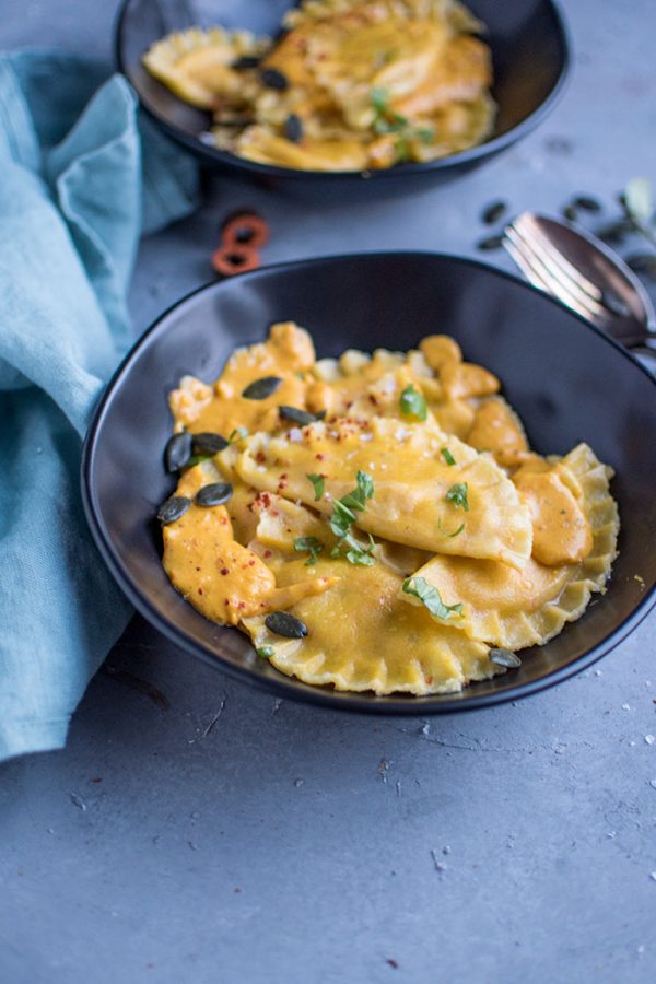 Kürbis Ravioli mit würziger Herbstfüllung ⋆ Knusperstübchen