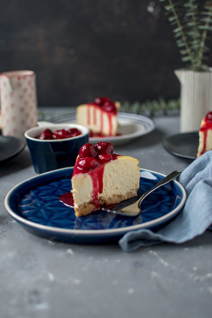 New York Cheesecake Grundrezept mit Himbeersauce ⋆ Knusperstübchen