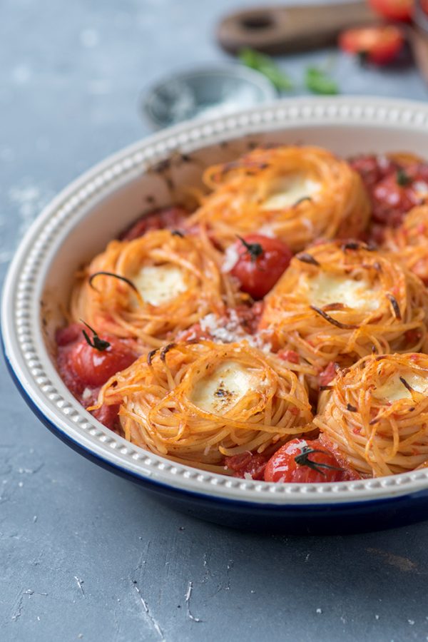 Spaghetti-Nester Tomate-Mozzarella ⋆ Knusperstübchen