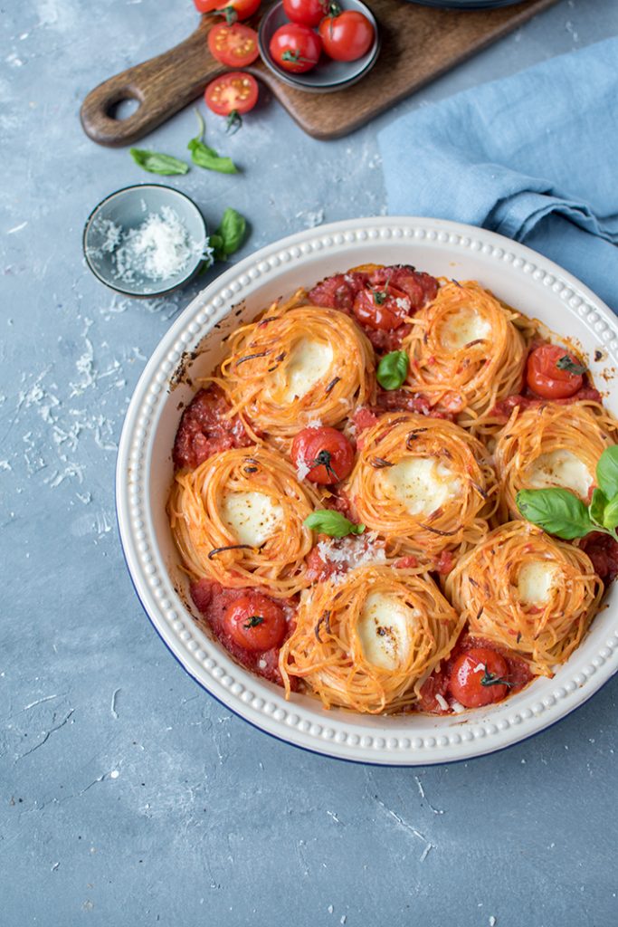 Spaghetti-Nester Tomate-Mozzarella ⋆ Knusperstübchen