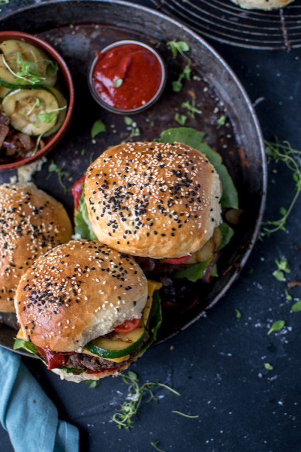 Süßkartoffel-Pommes aus dem Ofen &amp; mediterrane Burger: Snacken können ...