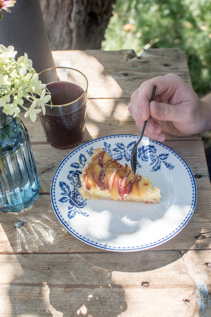 Pfirsich-Tarte mit Cremefüllung: Hallo Garten! ⋆ Knusperstübchen