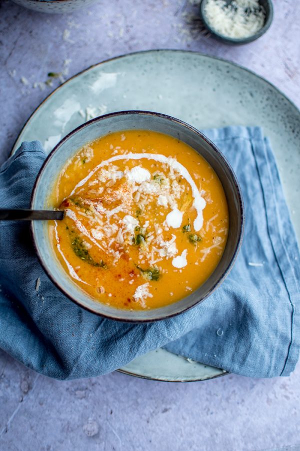 Süßkartoffel-Parmesan-Suppe: eine würzige Vorspeise ⋆ Knusperstübchen