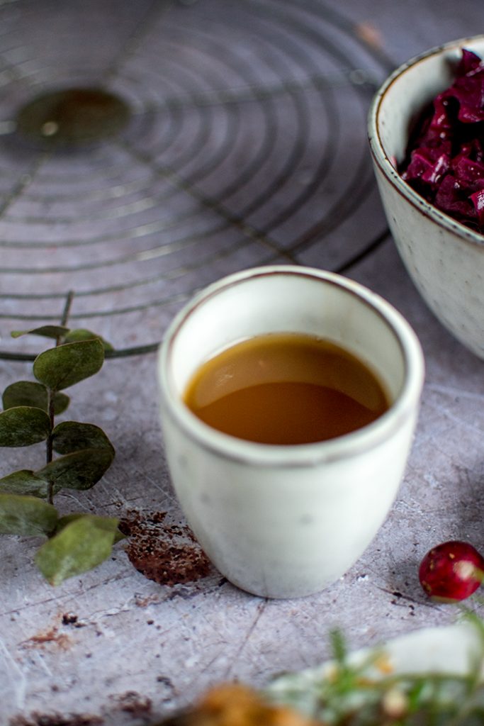 Entenbraten mit Apfel und Glühweinrotkohl: traditionelles ...