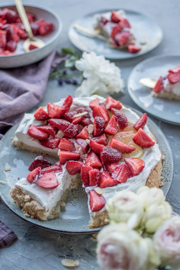 Erdbeer-Mandel-Torte mit Zitronenquark: Schnelles Sommerkuchen-Glück ⋆ ...