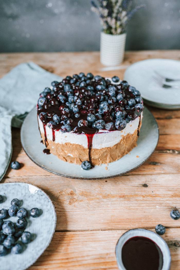 Blaubeer-Joghurt-Torte ohne Gelatine und ohne Backen ⋆ Knusperstübchen