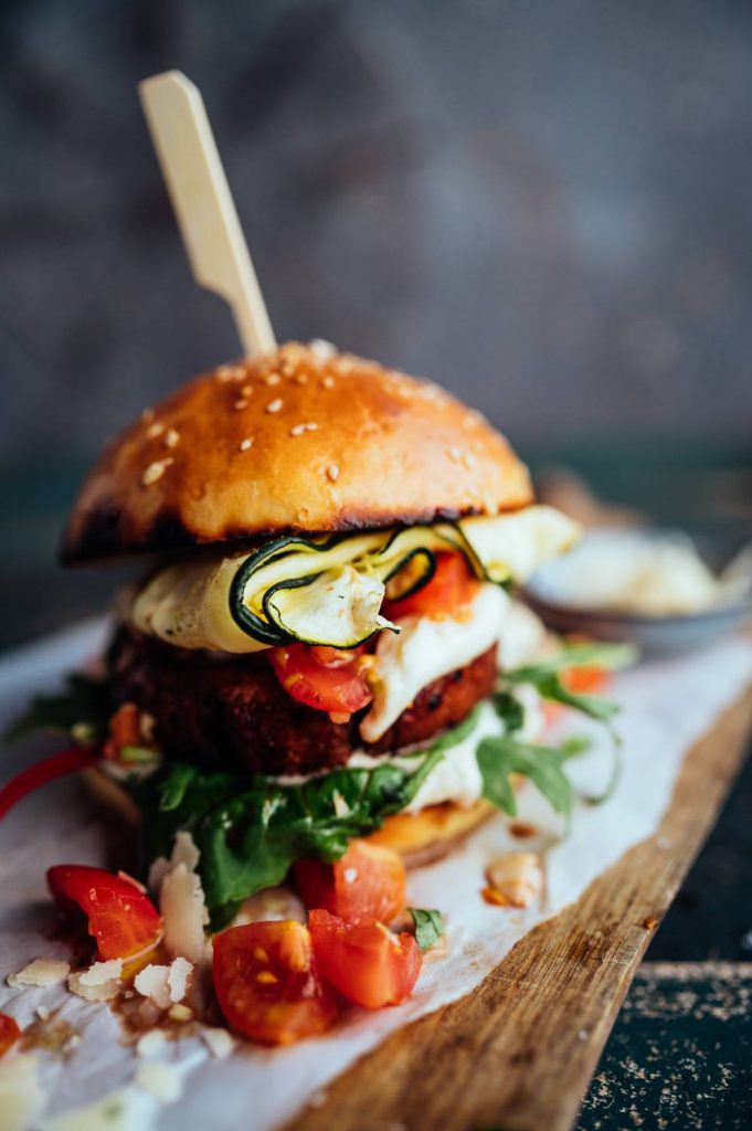 Bruschetta-Burger: Kommt, Wir Grillen Ohne Fleisch! ⋆ Knusperstübchen