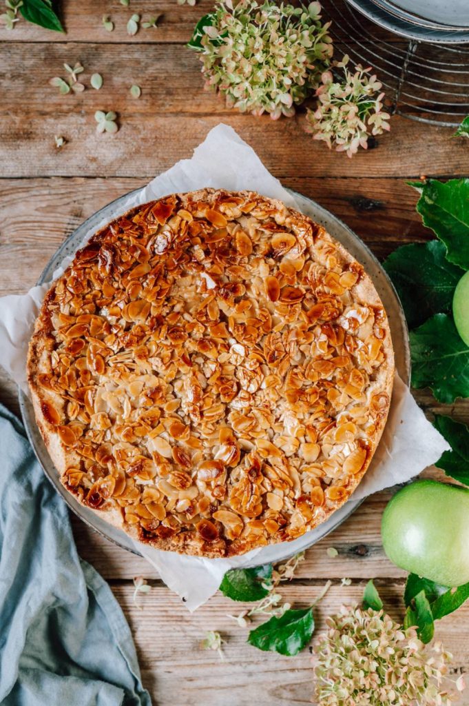 Apfelkuchen Mit Bienenstichdecke So Lecker Und So Saftig Knusperst Bchen