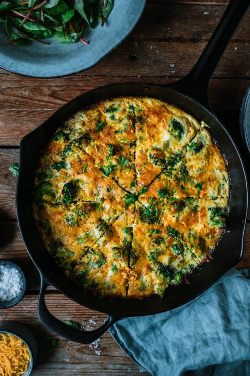 Omelette aus dem Ofen mit Brokkoli und Cheddar oder auch Frittata: Eine ...