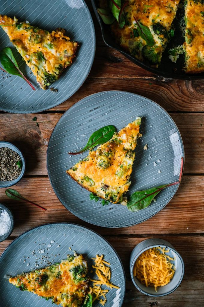 Omelette aus dem Ofen mit Brokkoli und Cheddar oder auch Frittata: Eine ...