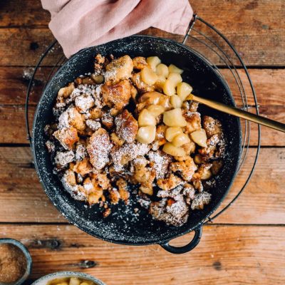 Kaiserschmarren mit Bratapfel und das neue EDEKA-Kochbuch „Heimkommen – so schmeckt Zuhause“