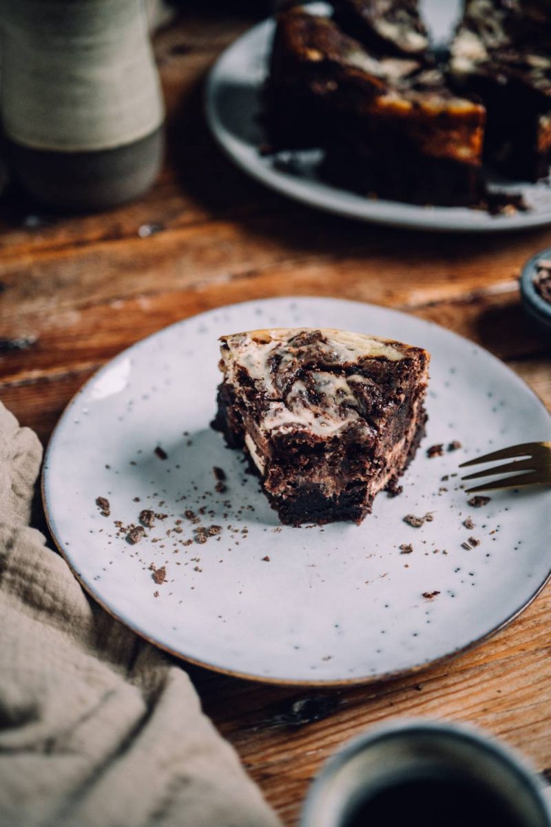 Brownie-Käsekuchen ohne Mehl: Saftiger Schokokuchen mit Cheesecake ...