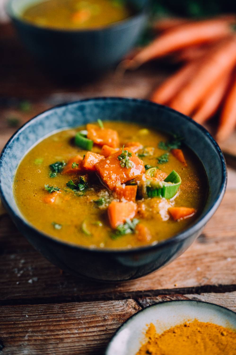 Karotten-Ingwer-Suppe mit Süßkartoffel: Würzig, schnell gemacht und ...