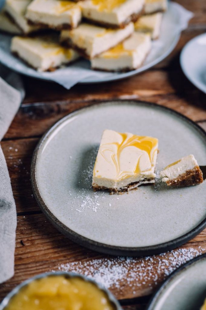 Zitronen-Cheesecake Schnitten: Sonne auf dem Kuchenteller ⋆ Knusperstübchen