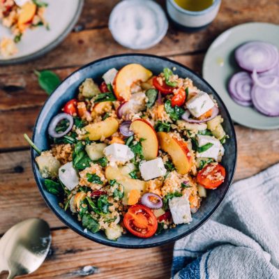 Bulgursalat mit Feta und Nektarinen: Ein leichter Sommersalat