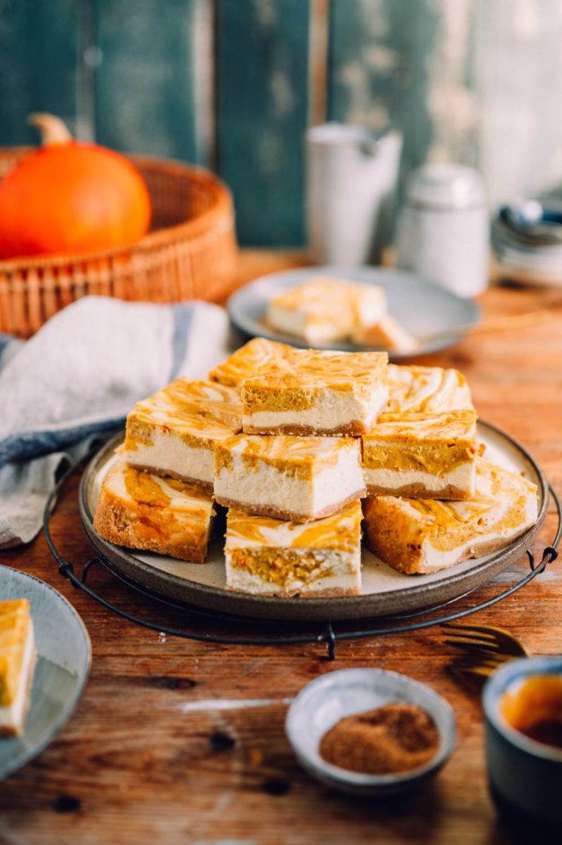 Kürbis-Cheesecake-Bars: Cremiger, herbstlicher Käsekuchen vom Blech mit ...