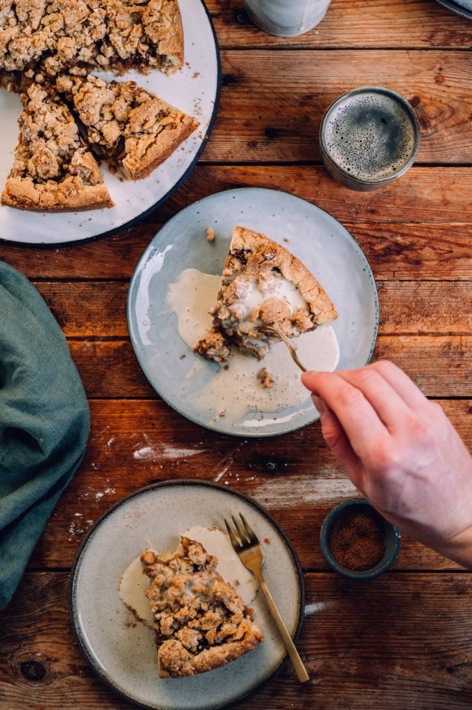 Apple Crumble Pie mit Vanillesauce: Ein knuspriger Apfelkuchen ⋆ ...