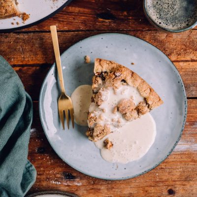 Apple Crumble Pie mit Vanillesauce: Ein knuspriger Apfelkuchen