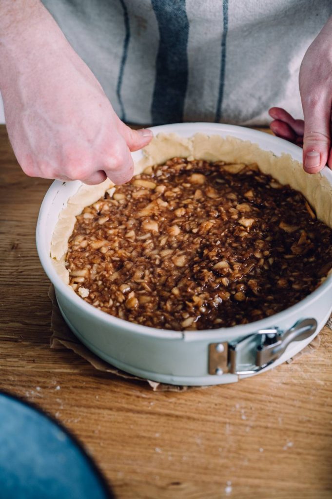 Apple Crumble Pie mit Vanillesauce: Ein knuspriger Apfelkuchen ⋆ ...