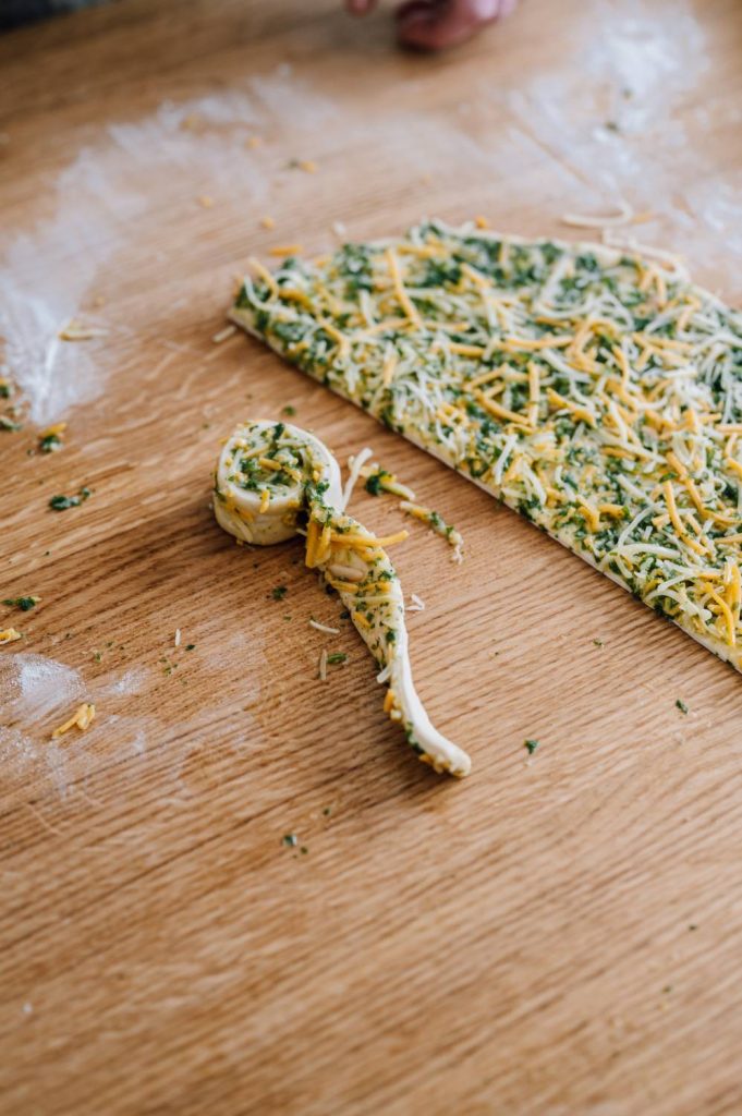 Brötchen mit Kräuterbutter für den Osterbrunch: Herzhafte Hasenbrötchen ...