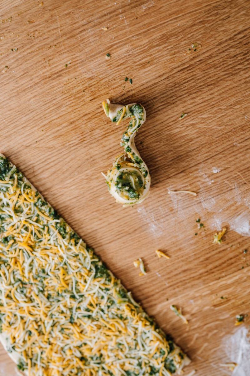 Brötchen mit Kräuterbutter für den Osterbrunch: Herzhafte Hasenbrötchen ...