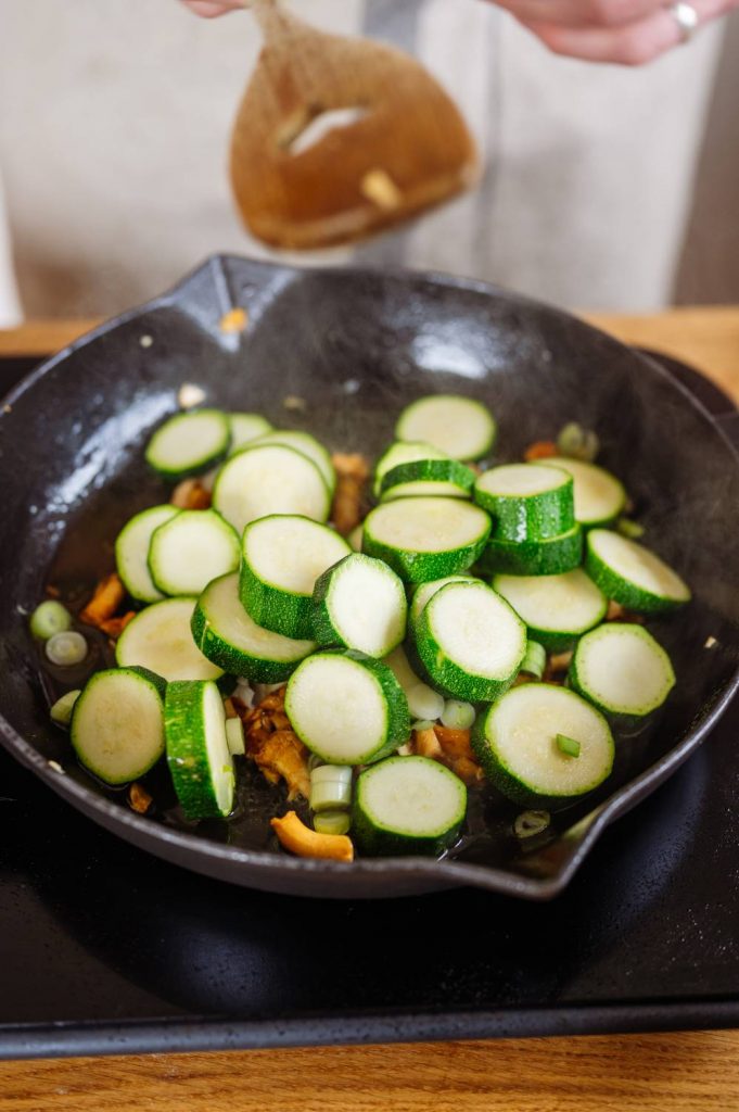 Pasta-Auflauf mit Zucchini und Pfifferlingen ⋆ Knusperstübchen