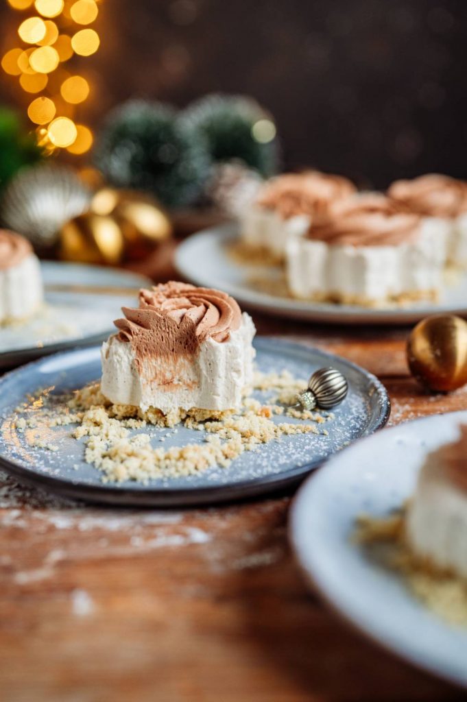 Weihnachtsdessert: Geeiste Spekulatius-Mousse oder Marzipan-Mousse mit ...