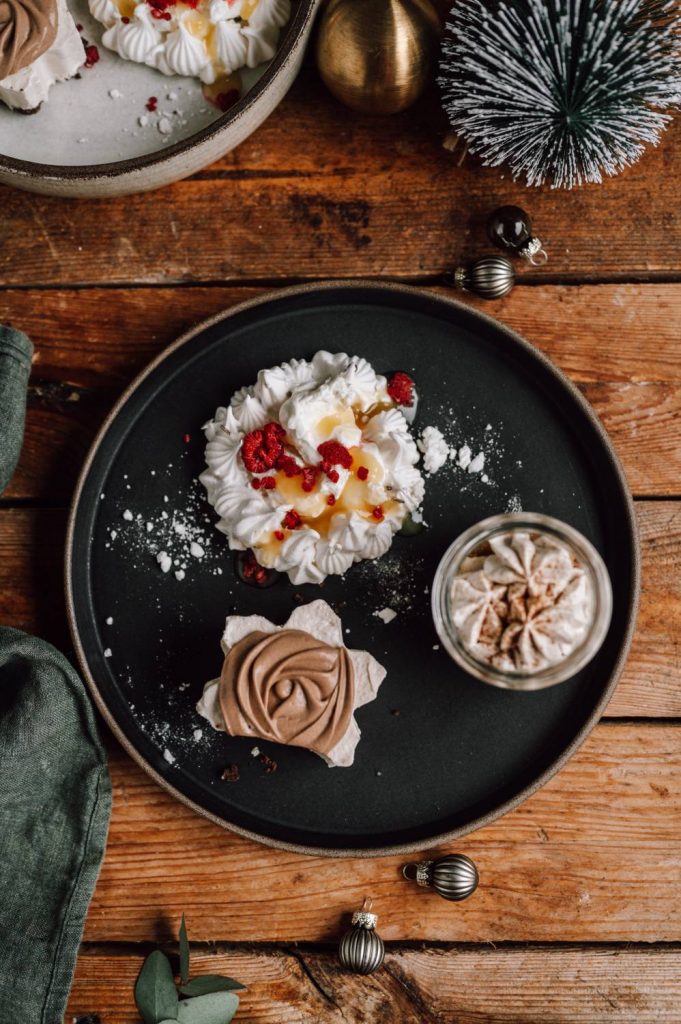 Weihnachtsdessert: Geeiste Spekulatius-Mousse oder Marzipan-Mousse mit ...