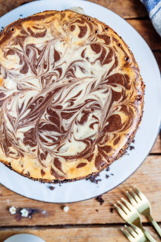 Marmor-Käsekuchen mit Keksboden: Cremiger Cheesecake mit Vanille und ...