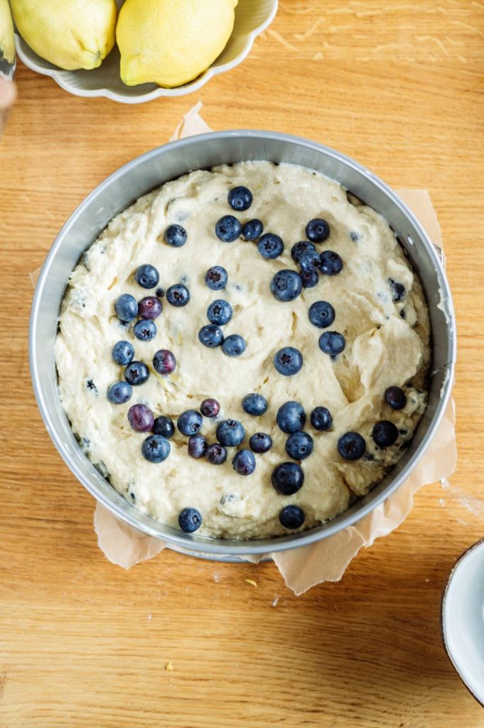 Zitronen-Blaubeer-Kuchen: Schritt-für-Schritt Rezept für einen ... Zitronen-Blaubeer-Kuchen: Schritt-für-Schritt Rezept für einen ...